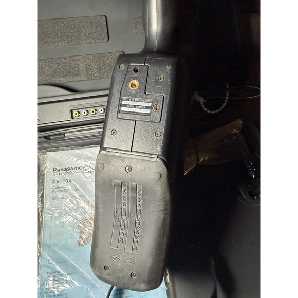 Vintage Panasonic Omnimovie VHS Camcorder with Manual AFx8 PV-704 Tested - Picture 5 of 7